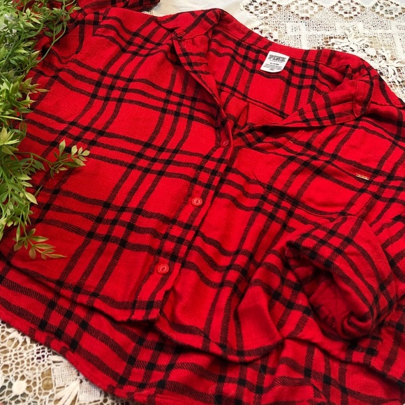PINK Victoria's Secret Medium Red Plaid Flannel Crop Button Up Long Sleeve - Picture 2 of 4